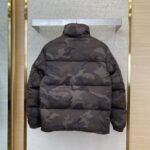 Prada Camouflage Triangle Logo Down Jacket - 图片 2