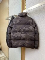 Prada Camouflage Triangle Logo Down Jacket - 图片 6