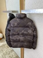 Prada Camouflage Triangle Logo Down Jacket - 图片 8