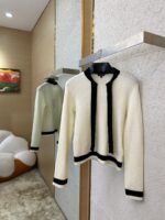 Chanel Ribbon Bow Tie Knit Shirt White - 图片 3