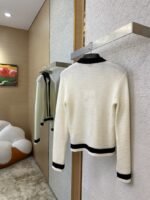 Chanel Ribbon Bow Tie Knit Shirt White - 图片 4
