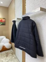Balenciaga Logo Embroidered Down Jacket - 图片 4