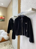 Prada Velvet Triangle Label Jacket - 图片 3