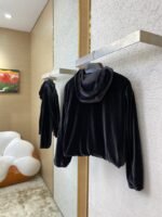 Prada Velvet Triangle Label Jacket - 图片 4