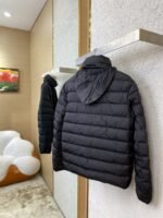 Prada Triangle Label Down Jacket - 图片 4