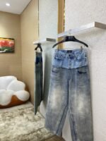 Balenciaga Patchwork Washed Denim Trousers Light Blue - 图片 3