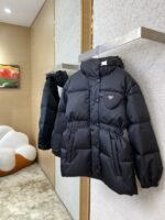 Prada Mid-Length Waisted Triangle Label Down Jacket - 图片 3