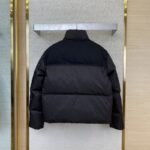 Prada Triangle Label Down Jacket - 图片 2