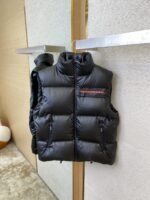 Prada Triangle Label Down Vest - 图片 7