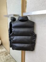 Prada Triangle Label Down Vest - 图片 8