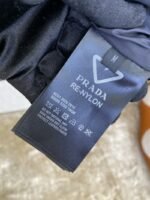 Prada Triangle Label Down Vest - 图片 9