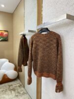 Chanel Horseshoe Sleeve Sequin Knit Cardigan Jacket - 图片 4