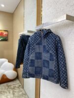LV Jacquard Denim Down Jacket - 图片 3
