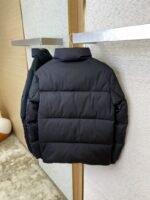 Prada Triangle Label Down Jacket - 图片 7
