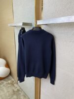 LV Knit Shoulder Button Crew Neck Sweater - 图片 8