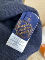 LV Knit Shoulder Button Crew Neck Sweater - 图片 9