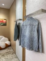 Balenciaga Full Print Denim Outerwear - 图片 3