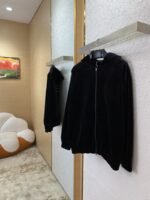 Balenciaga Rhinestone Velvet Outerwear - 图片 3