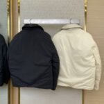 Bottega Veneta Lapel Down Jacket Beige - 图片 2