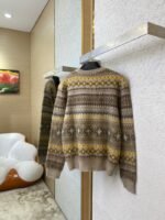LV Mohair V-Neck Sweater - 图片 4