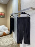 Prada Triangle Label Recycled Nylon Trousers - 图片 3