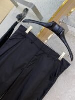 Prada Triangle Label Recycled Nylon Trousers - 图片 6