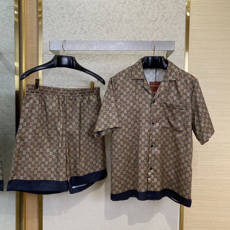 wsxc1744431361498_0-1.jpg Gucci Colourful Horse Button Print Silk Shorts - 图片 1
