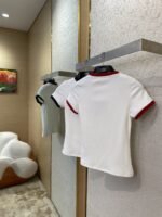 Miu Miu Clashing Colours Round Neck Letter Embroidery Short Sleeve T-Shirt Red - 图片 4