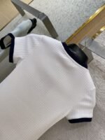 Miu Miu Clashing Colour Round Neck Letter Embroidery Short Sleeve T-Shirt Black - 图片 8