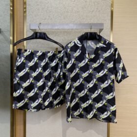 Gucci Surf Print Silk Short Sleeve Shirt