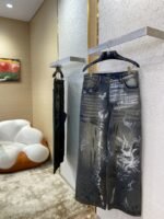 Balenciaga Hand-Painted Washed Baggy Jeans - 图片 3