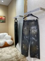 Balenciaga Hand-Painted Washed Baggy Jeans - 图片 4