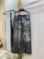 Balenciaga Hand-Painted Washed Baggy Jeans - 图片 5