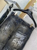 Balenciaga Hand-Painted Washed Baggy Jeans - 图片 8
