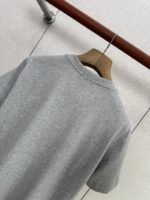 HERMES Leather Embroidered Crew Neck Short Sleeve T Sleeve Grey - 图片 5