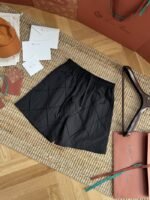 Bottega Veneta Diamond Pleated Casual Shorts Black - 图片 7