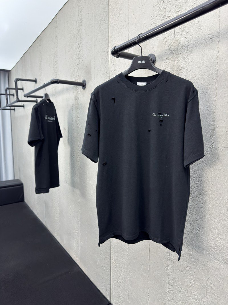 wsxc1752275339676_0.jpg Dior Hole Breaking Letters Print Short Sleeve 1 - 图片 1