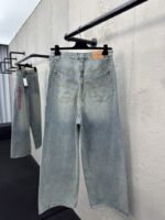 Balenciaga Embroidered Denim Pants With Red Lettering - 图片 2