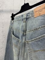 Balenciaga Embroidered Denim Pants With Red Lettering - 图片 9