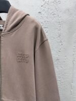 Miu Miu Cocoa Brown Logo Zipper Sweatshirt - 图片 5