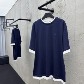 Prada Round Neck Micro Logo Straight Short Sleeve T-Shirt 1