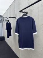 Prada Round Neck Micro Logo Straight Short Sleeve T-Shirt 1 - 图片 2