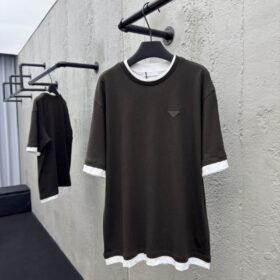 Prada Round Neck Micro Logo Straight Short Sleeve T-Shirt 2