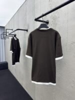 Prada Round Neck Micro Logo Straight Short Sleeve T-Shirt 2 - 图片 2