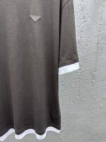 Prada Round Neck Micro Logo Straight Short Sleeve T-Shirt 2 - 图片 7