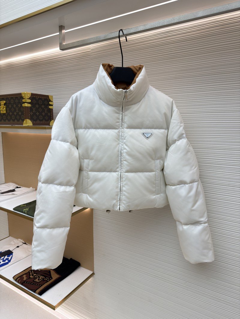 wsxc1760069528379_0.jpg Prada High-Waisted Stand Collar Down Jacket 1 - 图片 1