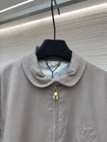 LV Letter Print Lapel Zipper Long-Sleeve Pilot Jacket - 图片 3