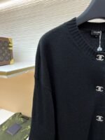 Chanel Solid Color Crew Neck Single-Button Long-Sleeve Knit Sweater 1 - 图片 4
