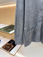 Chanel Solid Color Crew Neck Single-Button Long-Sleeve Knit Sweater 2 - 图片 6
