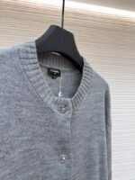 Chanel Solid Color Crew Neck Single-Button Long-Sleeve Knit Sweater 2 - 图片 8